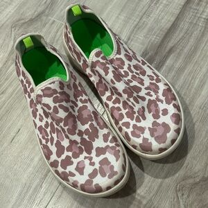 OOFOS SLIP ON SHOES